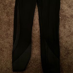 Lululemon womens black tights. Excellent condition. Size 6.